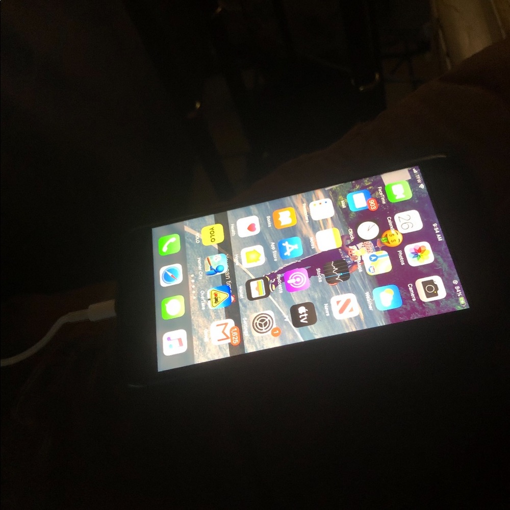 iPhone 8plus - Picture 2 of 3